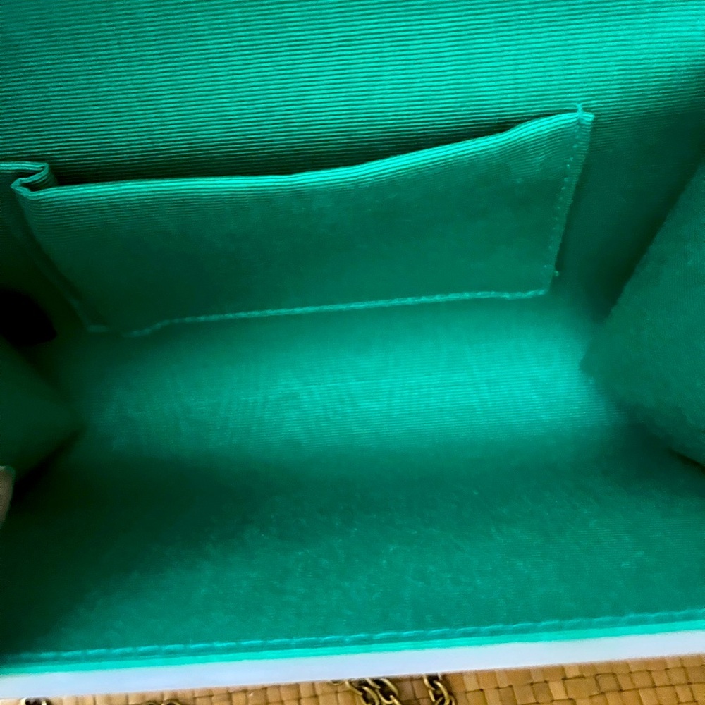 KURT GEIGER CLUTCH! Chic Eye-Design Clutch in White and Teal - Picture 7 of 10